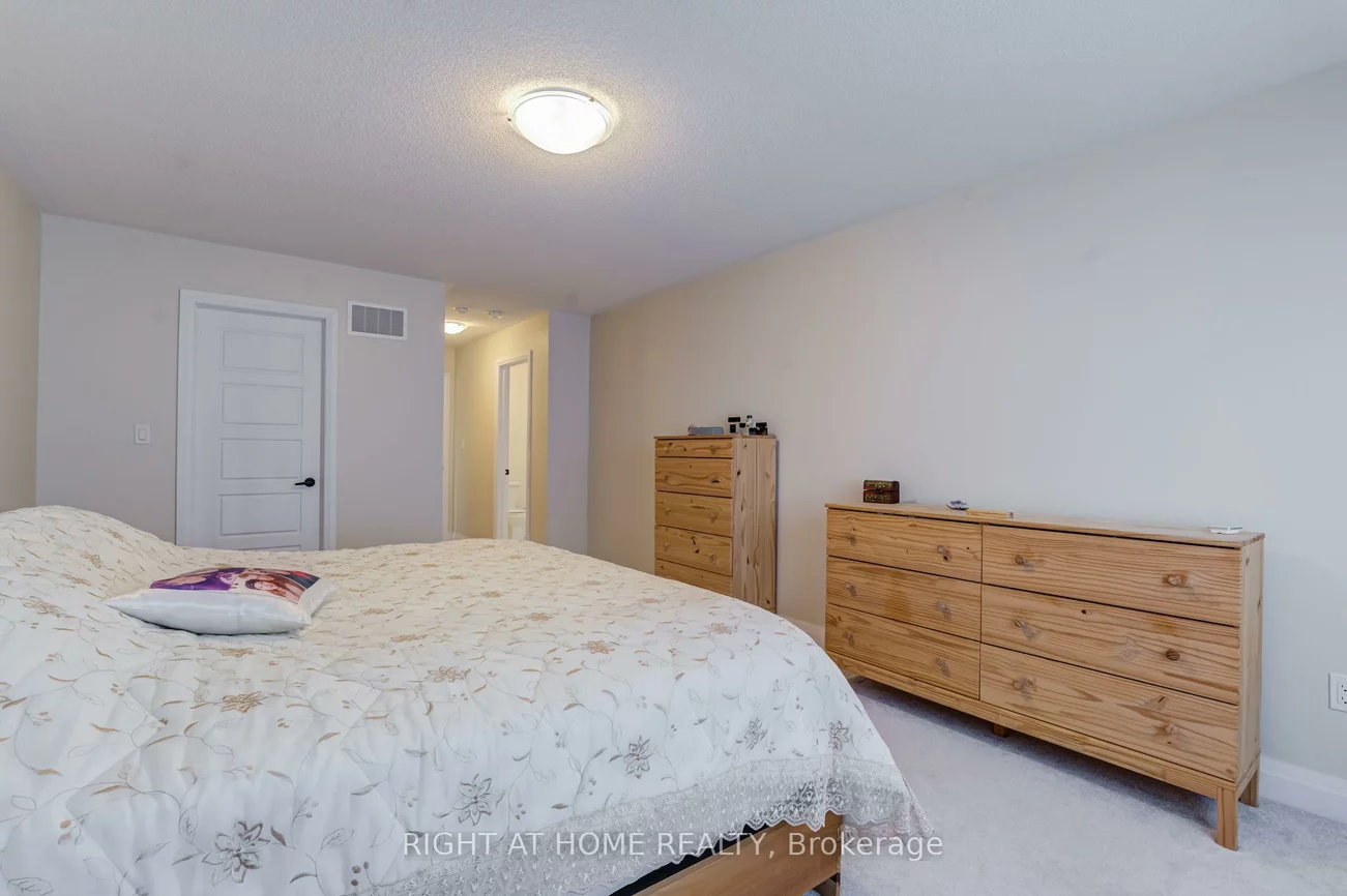 70, Westlake, Bradford, Bradford West Gwillimbury