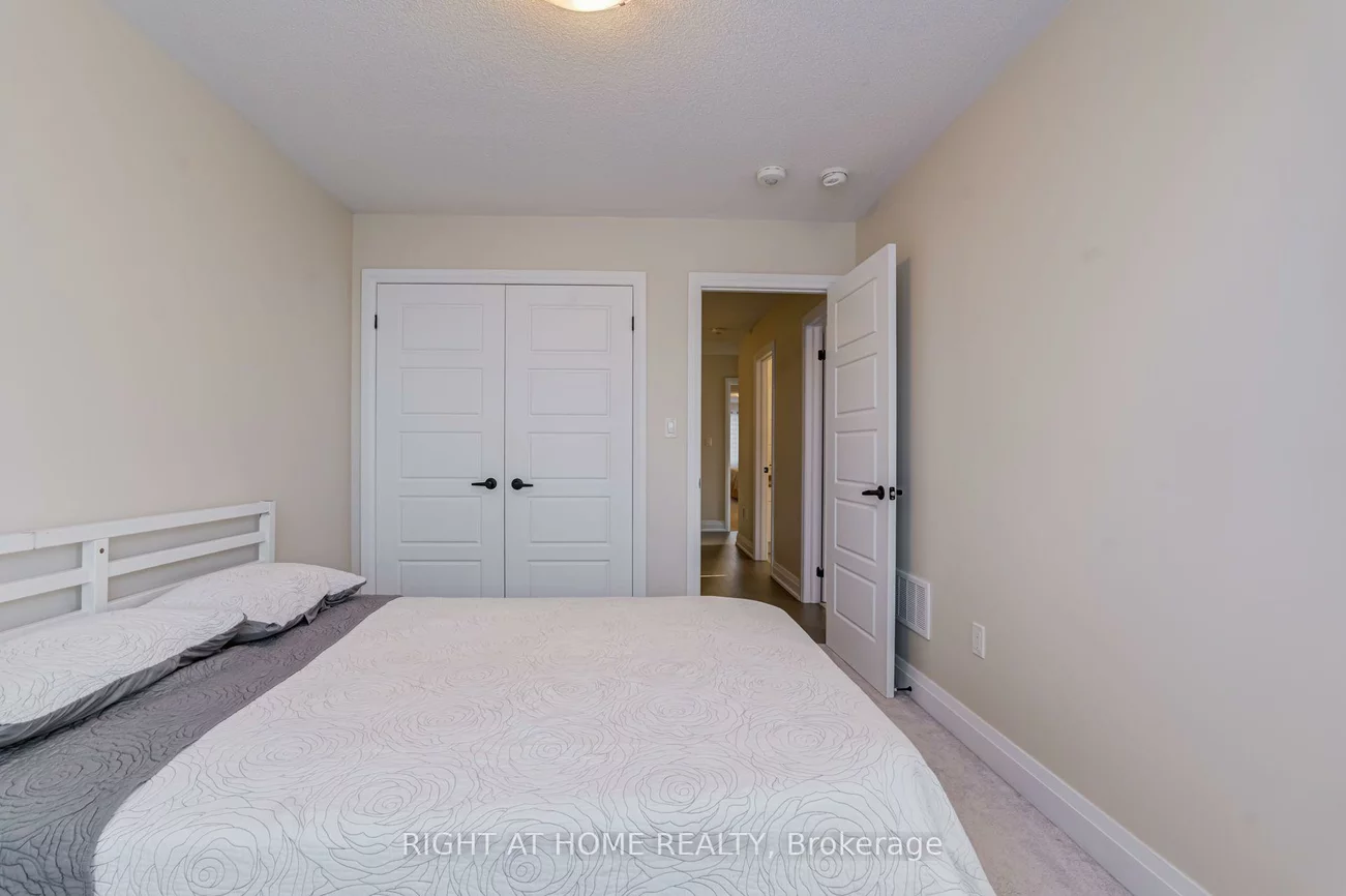 70, Westlake, Bradford, Bradford West Gwillimbury