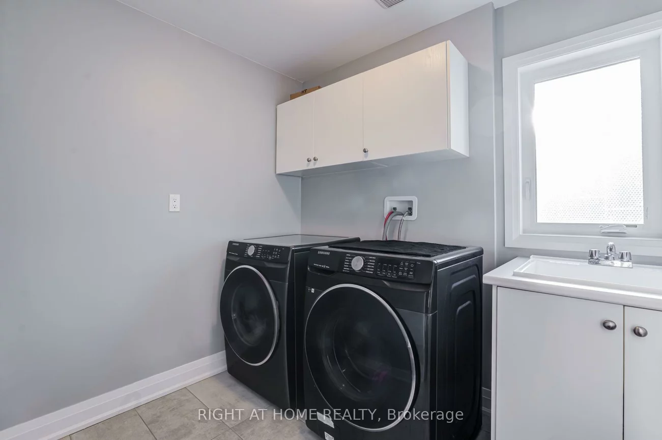 70, Westlake, Bradford, Bradford West Gwillimbury