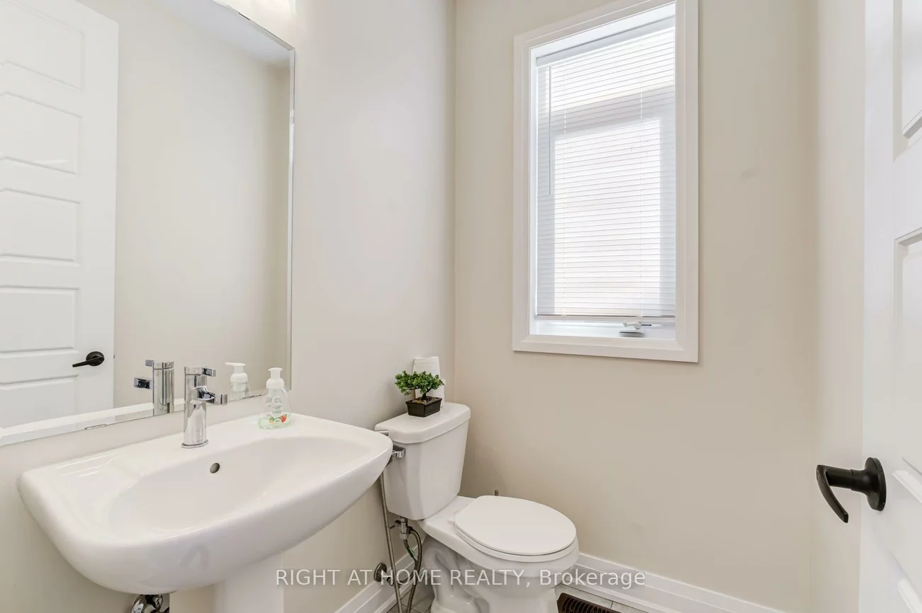70, Westlake, Bradford, Bradford West Gwillimbury