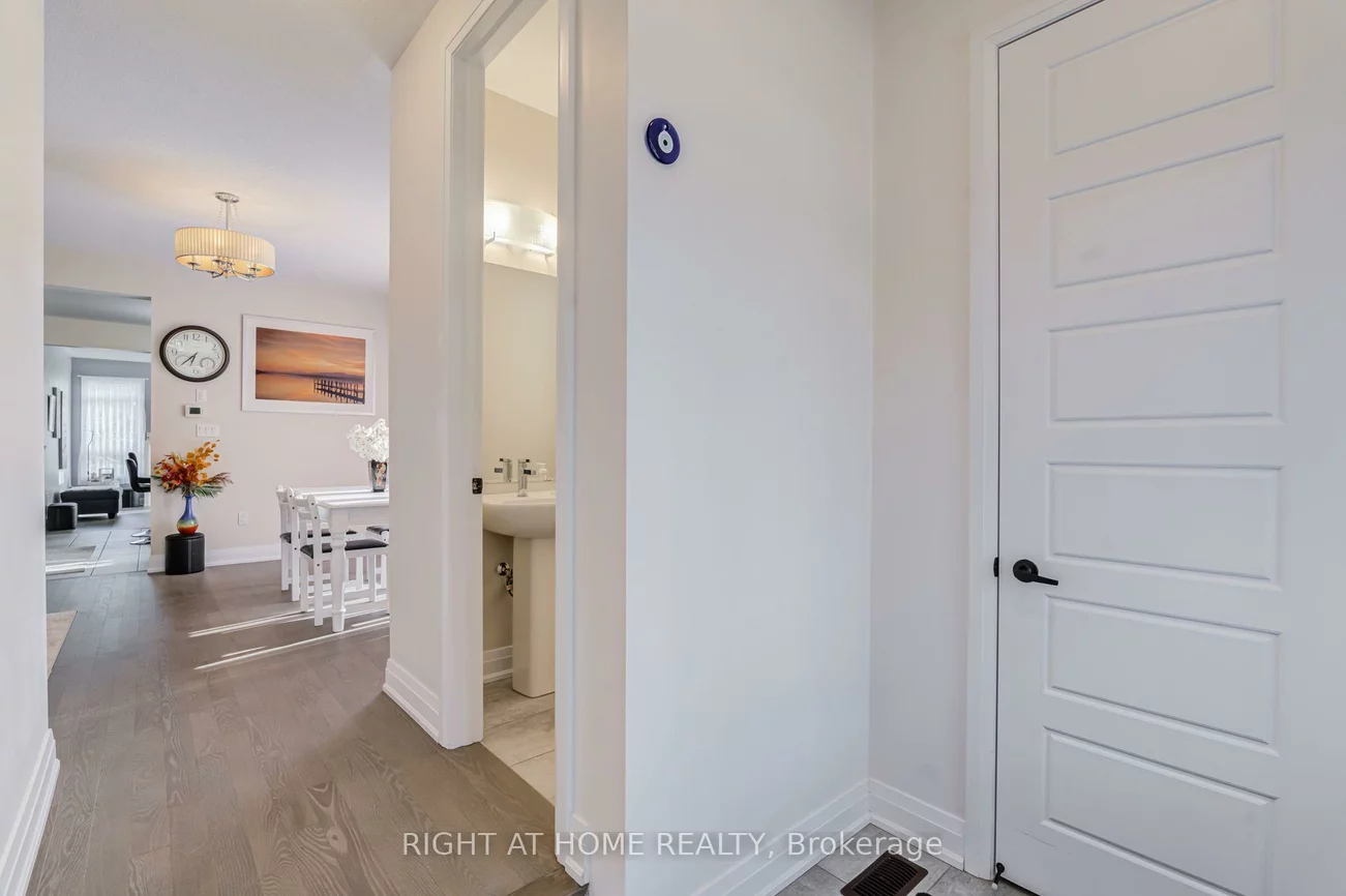 70, Westlake, Bradford, Bradford West Gwillimbury