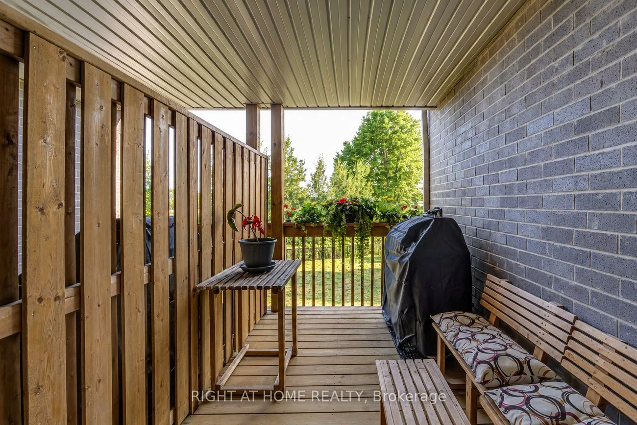 70, Westlake, Bradford, Bradford West Gwillimbury