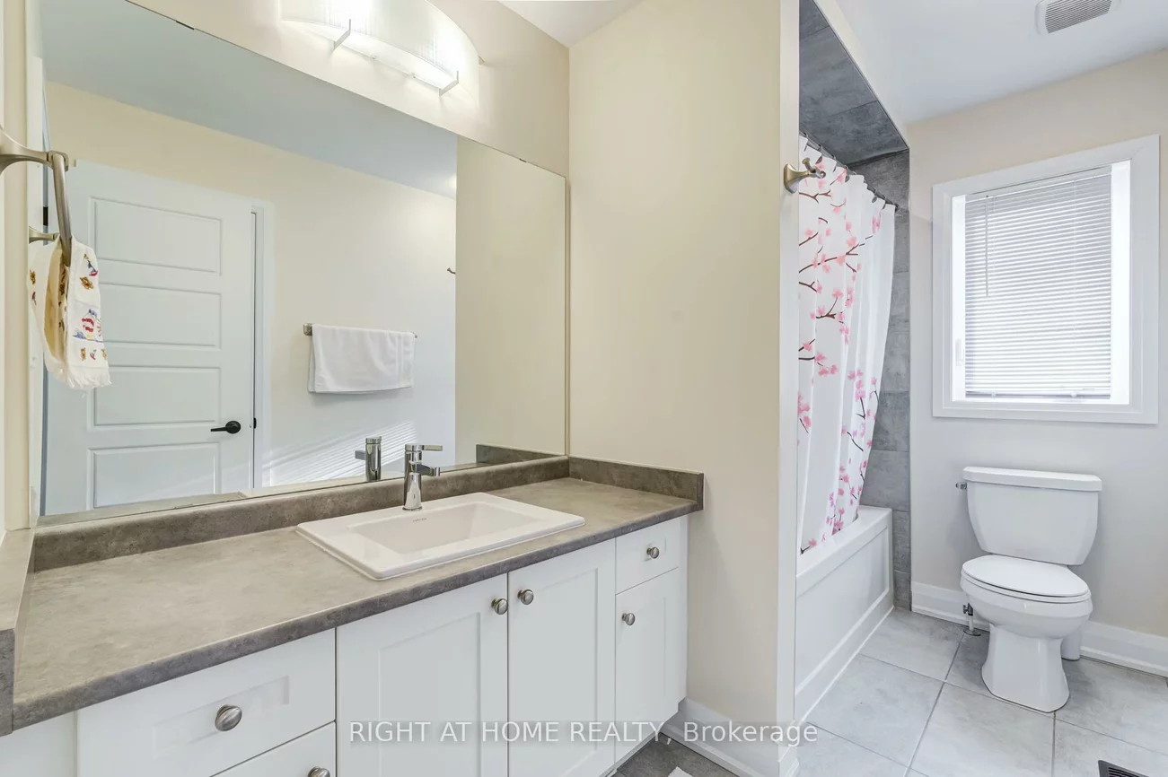 70, Westlake, Bradford, Bradford West Gwillimbury