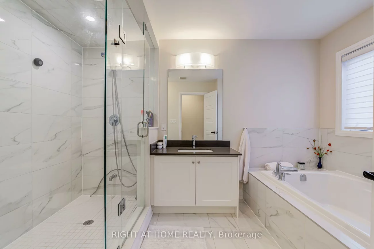 70, Westlake, Bradford, Bradford West Gwillimbury