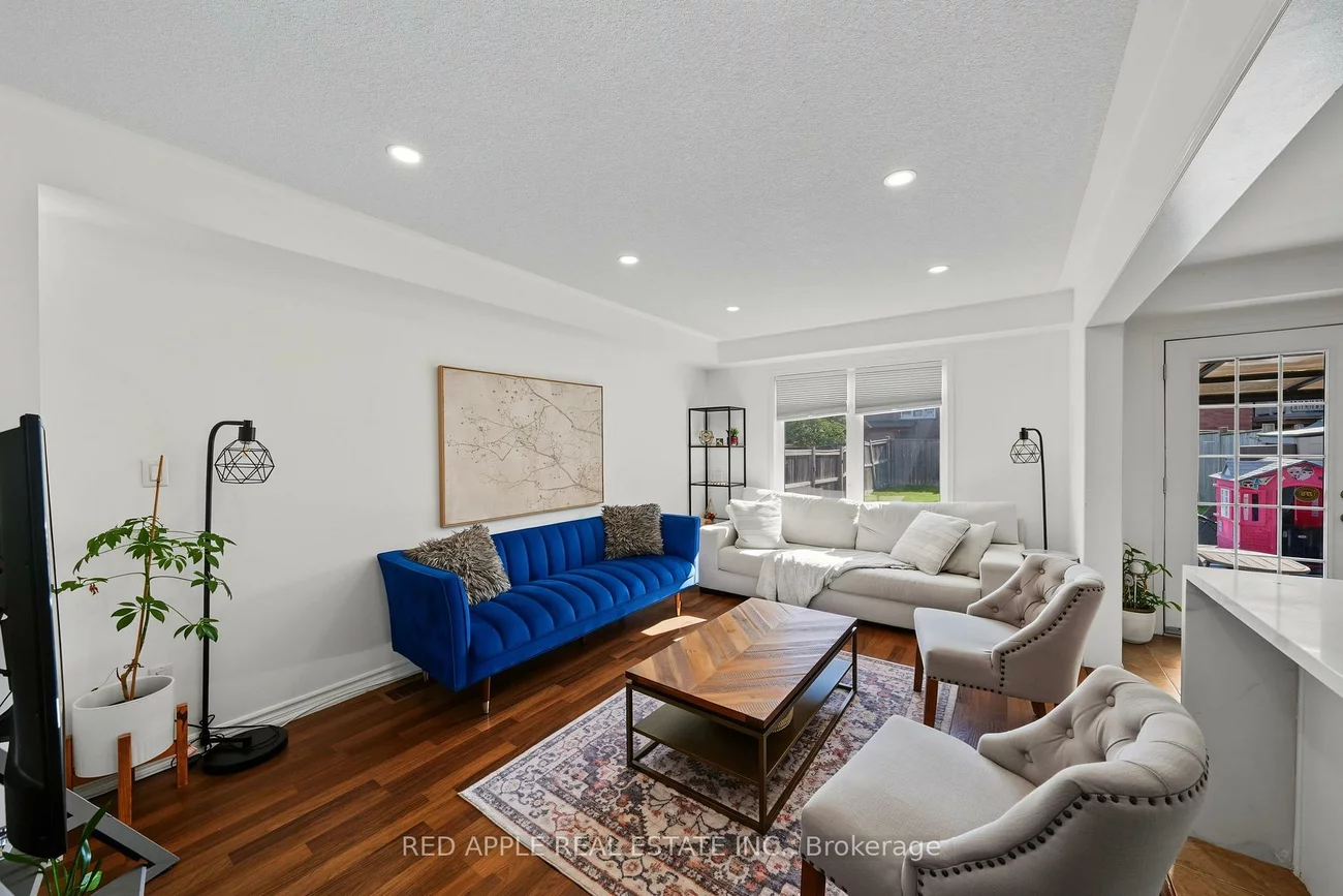 17, Booth, Bradford, Bradford West Gwillimbury