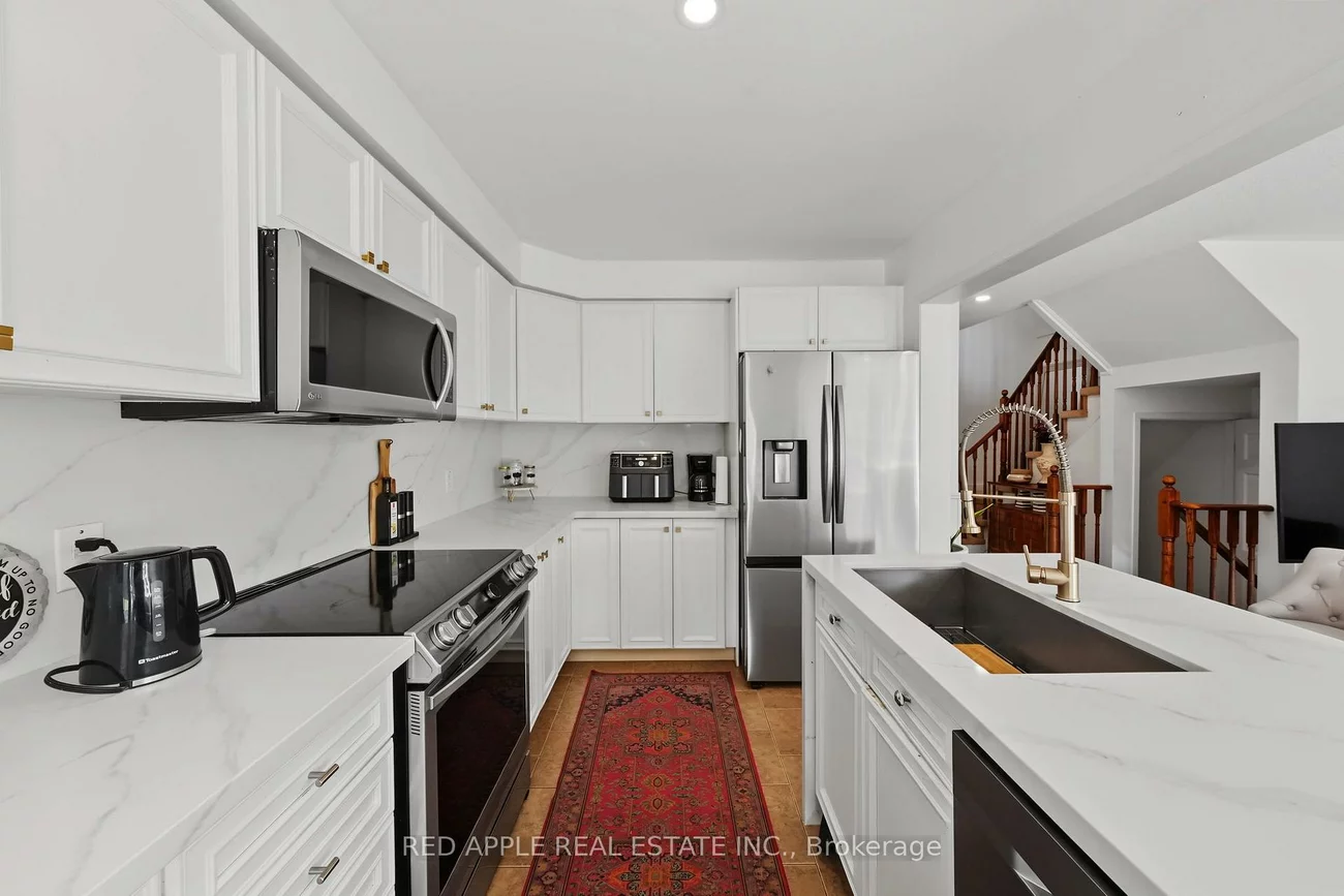 17, Booth, Bradford, Bradford West Gwillimbury