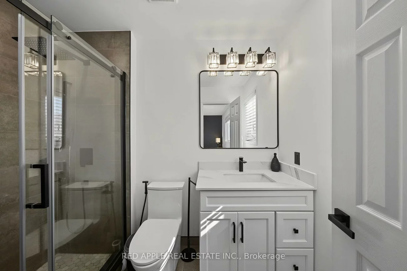 17, Booth, Bradford, Bradford West Gwillimbury