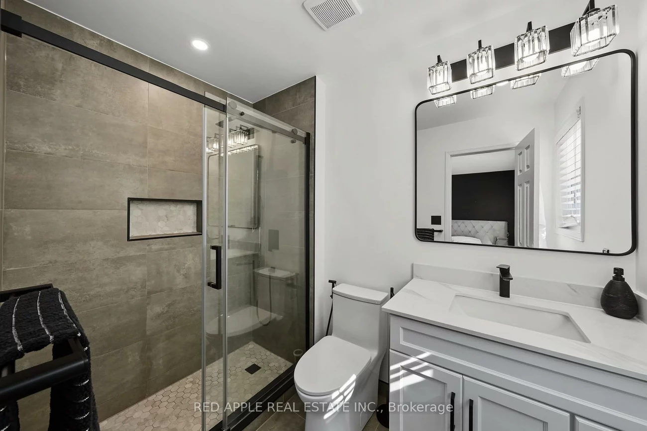 17, Booth, Bradford, Bradford West Gwillimbury