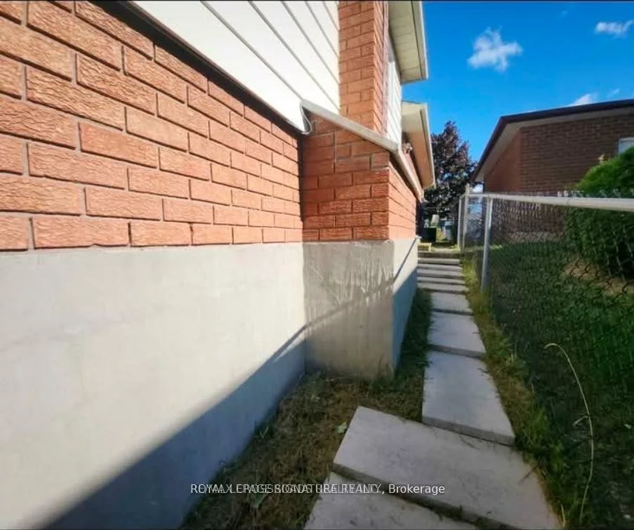 304, Orsi, Bradford, Bradford West Gwillimbury