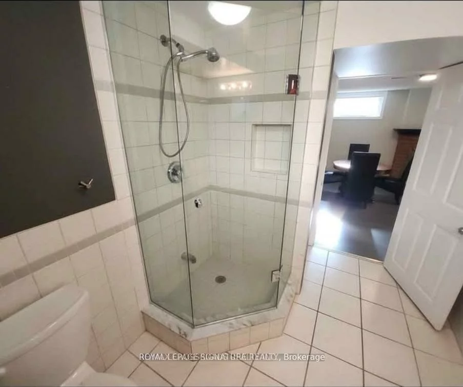 304, Orsi, Bradford, Bradford West Gwillimbury