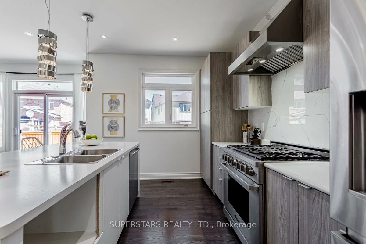 11, Empire, Bradford, Bradford West Gwillimbury