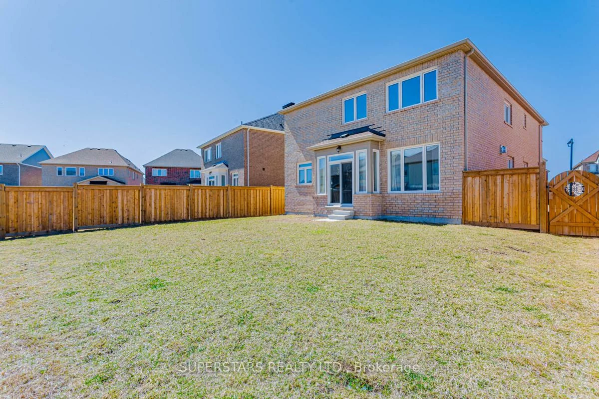 11, Empire, Bradford, Bradford West Gwillimbury