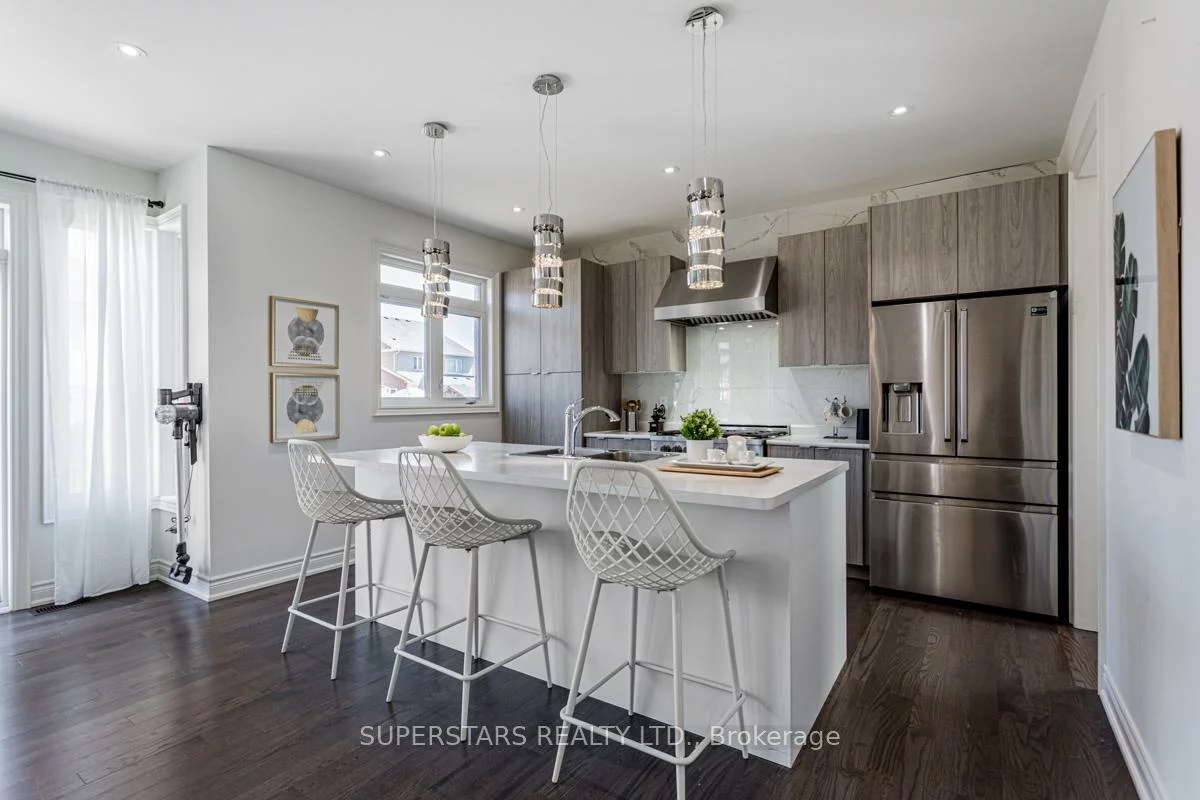 11, Empire, Bradford, Bradford West Gwillimbury