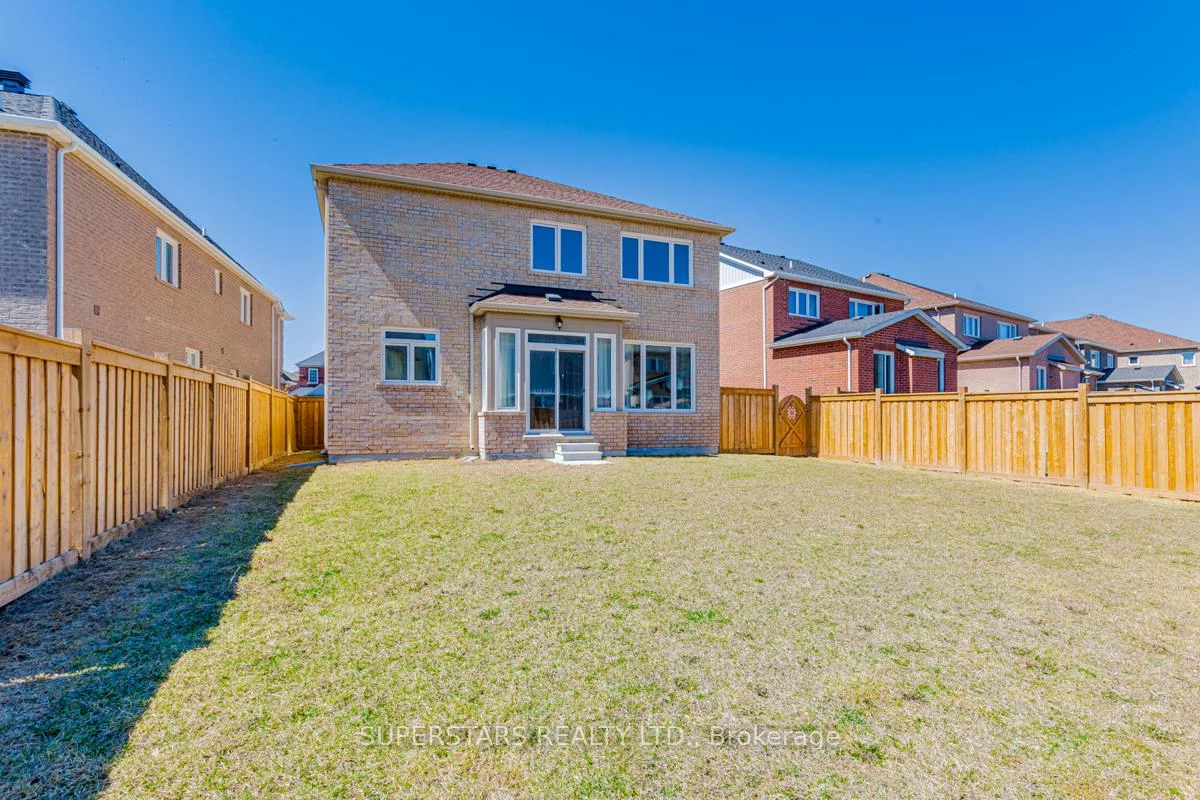 11, Empire, Bradford, Bradford West Gwillimbury