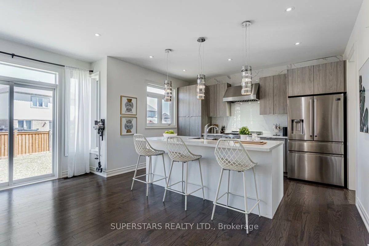 11, Empire, Bradford, Bradford West Gwillimbury