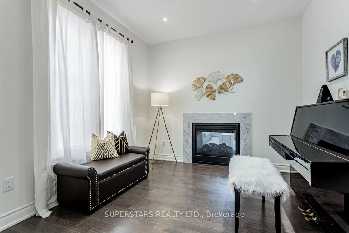 11, Empire, Bradford, Bradford West Gwillimbury