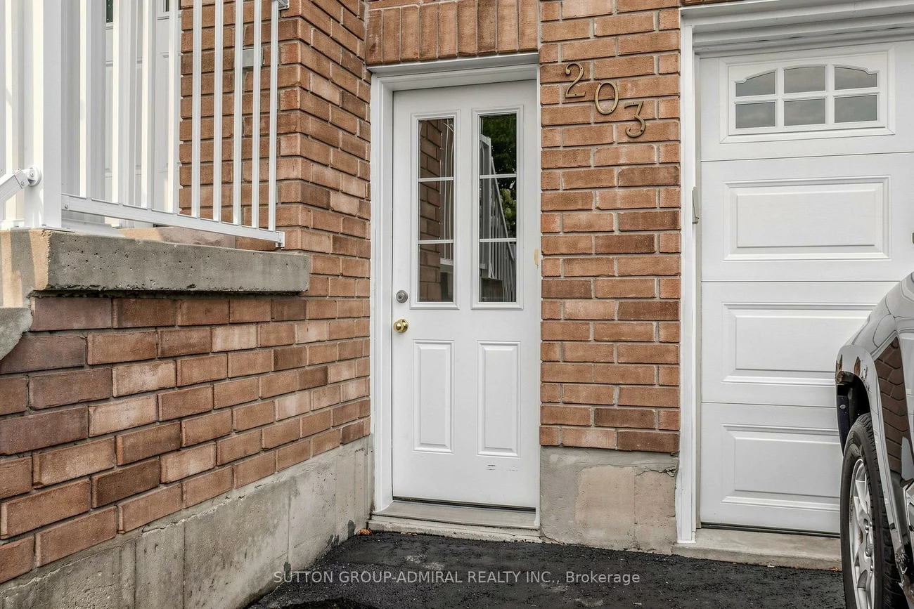 203, John, Bradford, Bradford West Gwillimbury