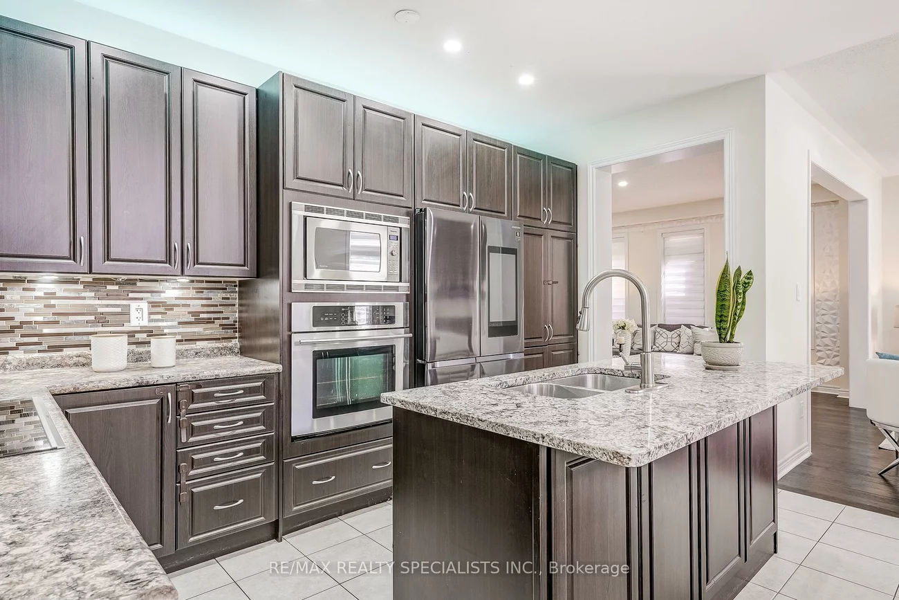 18, Rogers, Bradford, Bradford West Gwillimbury