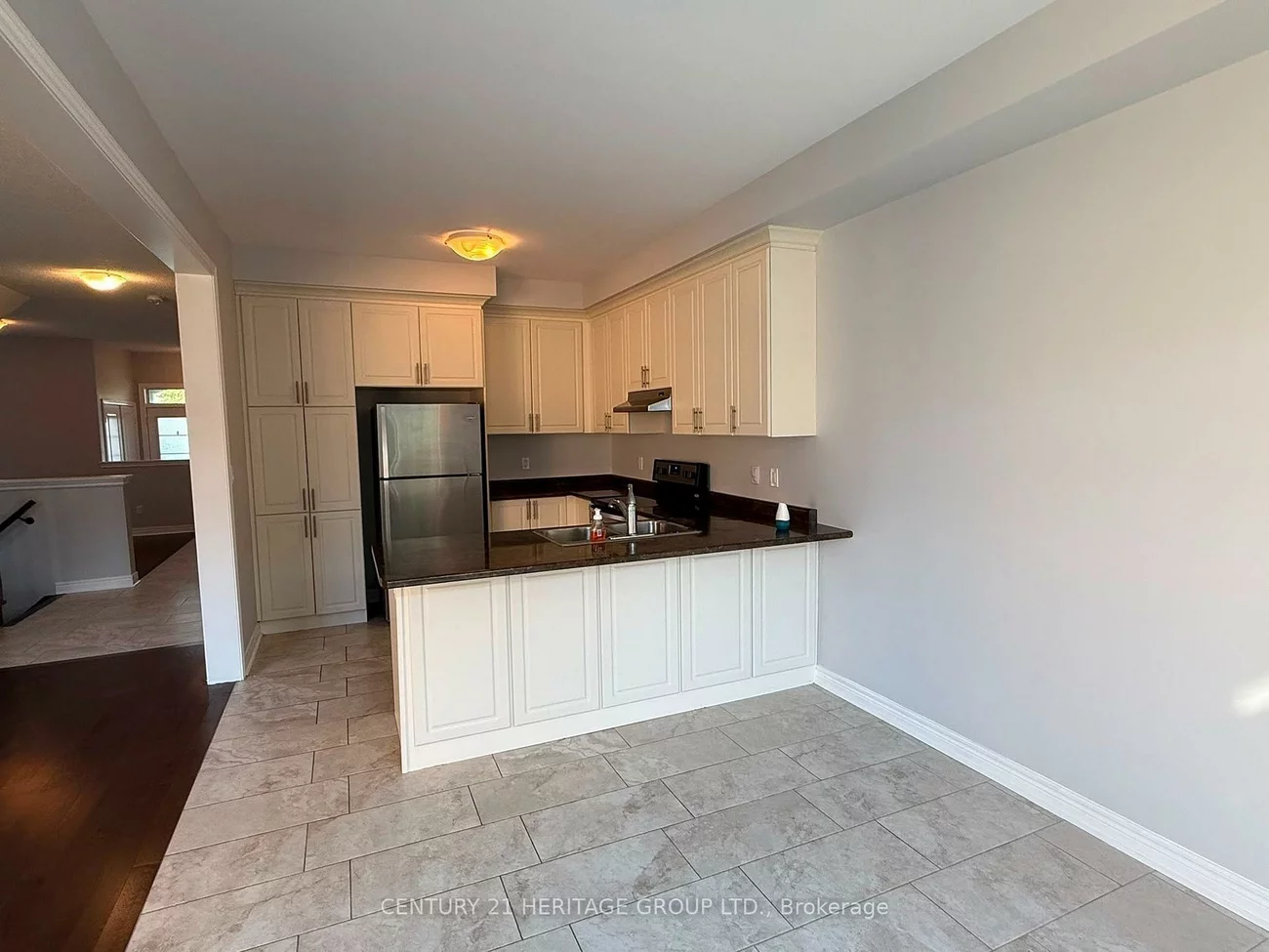 99, Cayton, Bradford, Bradford West Gwillimbury