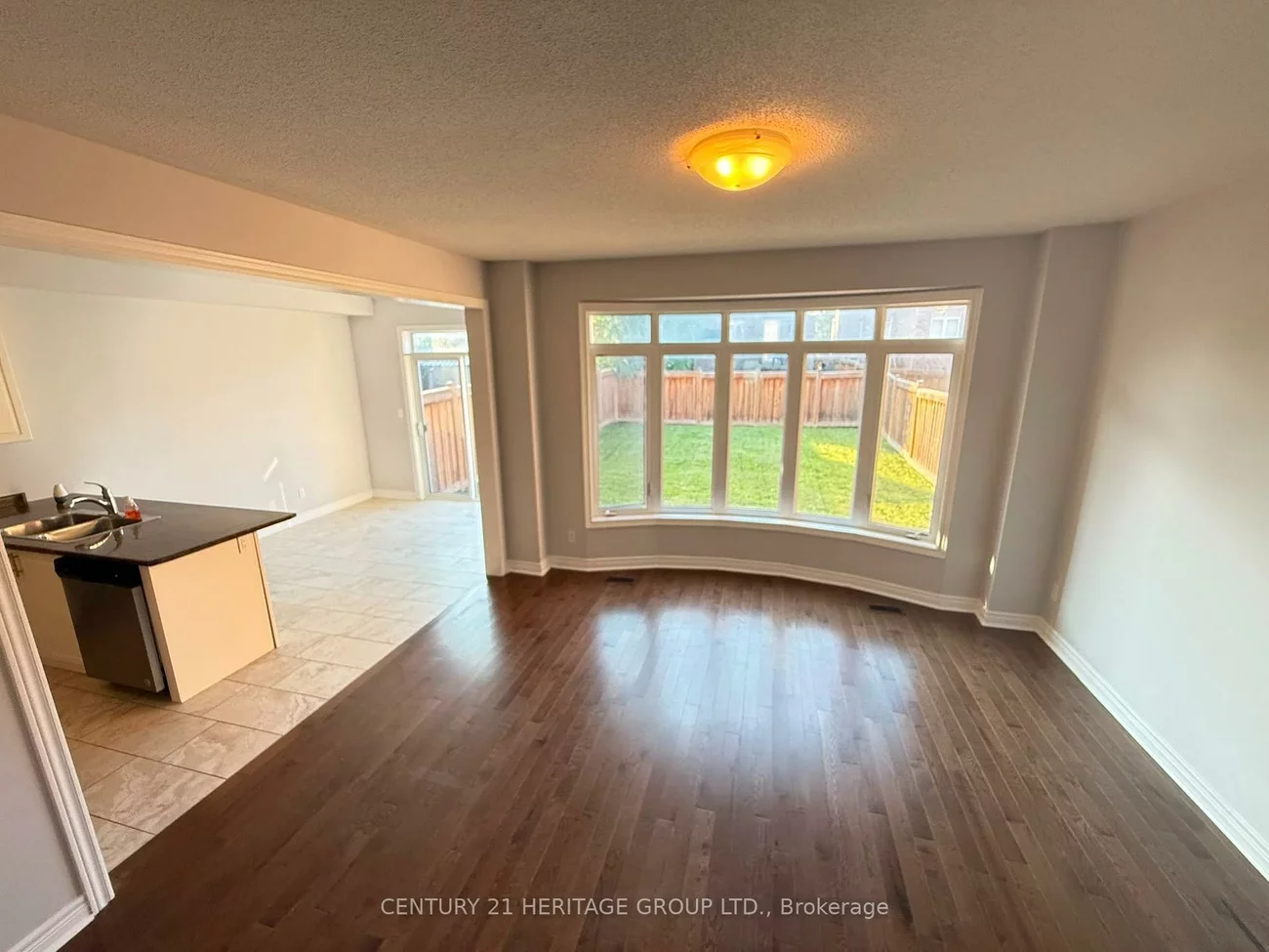 99, Cayton, Bradford, Bradford West Gwillimbury