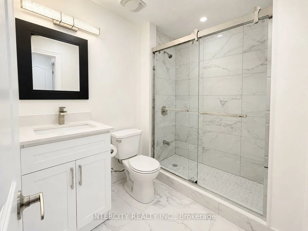 7, Empire, Bradford, Bradford West Gwillimbury