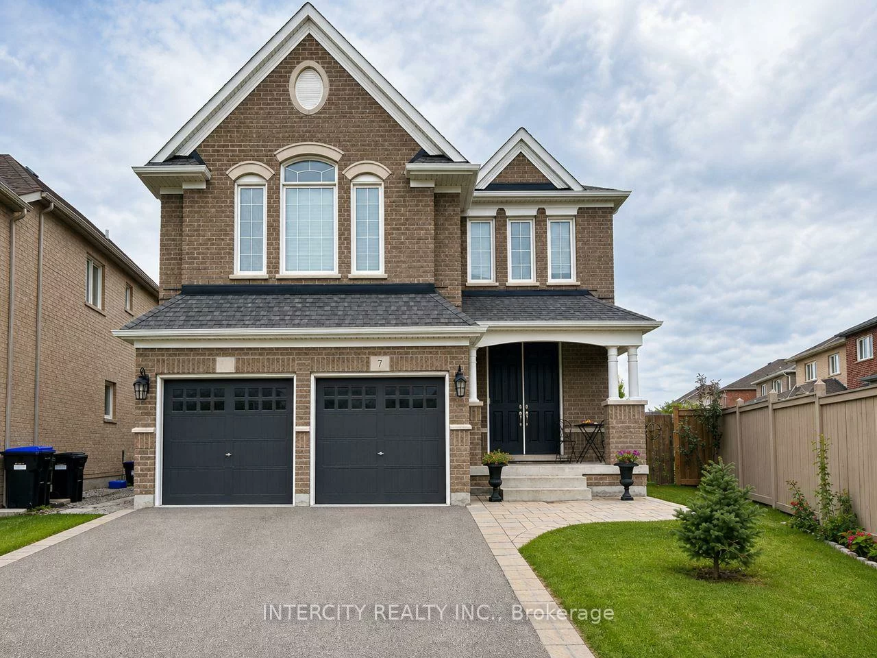 7, Empire, Bradford, Bradford West Gwillimbury