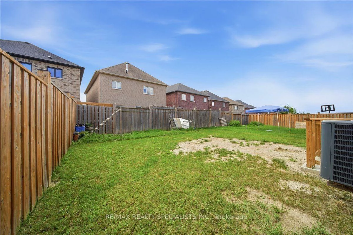77, Mckenzie, Bradford, Bradford West Gwillimbury