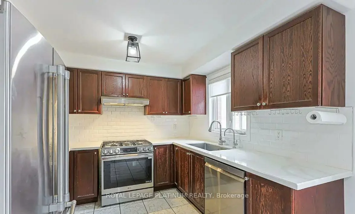 24, Smith, Bradford, Bradford West Gwillimbury