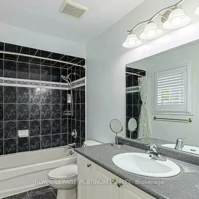24, Smith, Bradford, Bradford West Gwillimbury