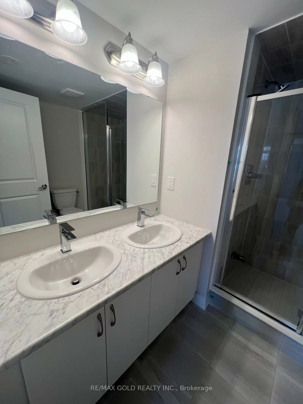 21, Baynes, Bradford, Bradford West Gwillimbury