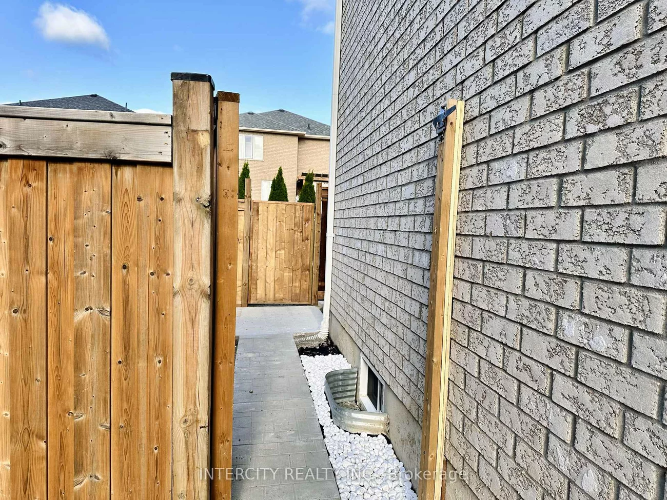 77, Romanelli, Bradford, Bradford West Gwillimbury
