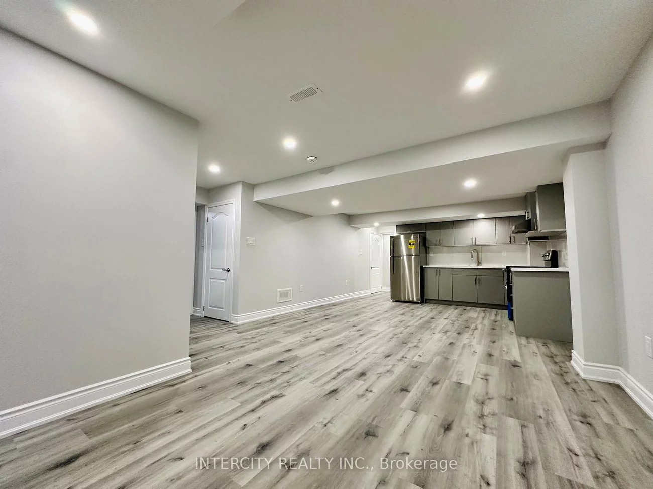 77, Romanelli, Bradford, Bradford West Gwillimbury