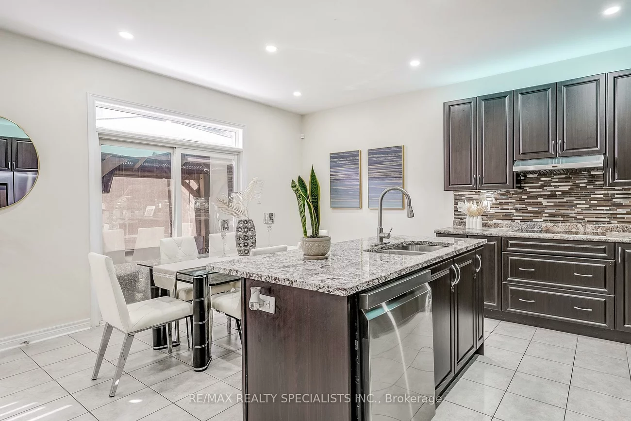18, Rogers, Bradford, Bradford West Gwillimbury
