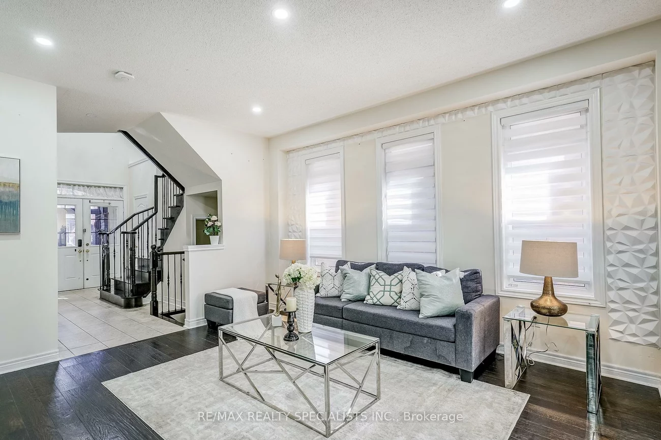 18, Rogers, Bradford, Bradford West Gwillimbury