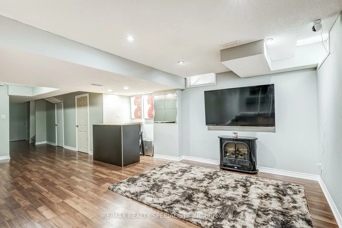 18, Rogers, Bradford, Bradford West Gwillimbury