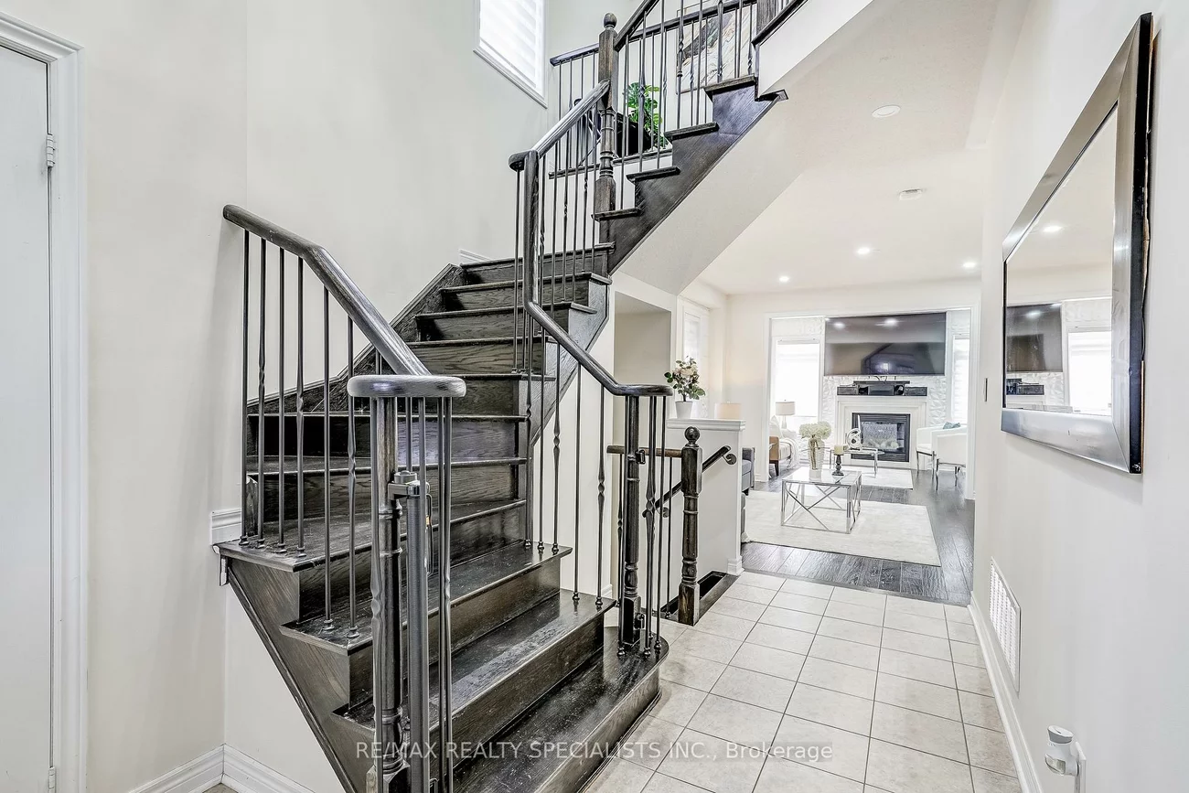 18, Rogers, Bradford, Bradford West Gwillimbury