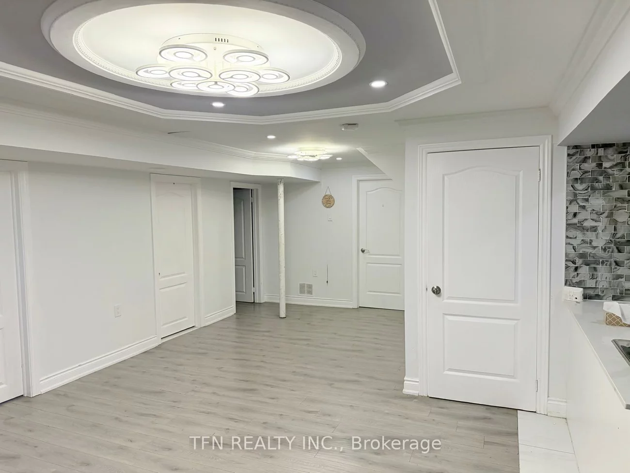 2, Irwin (Basement), Bradford, Bradford West Gwillimbury