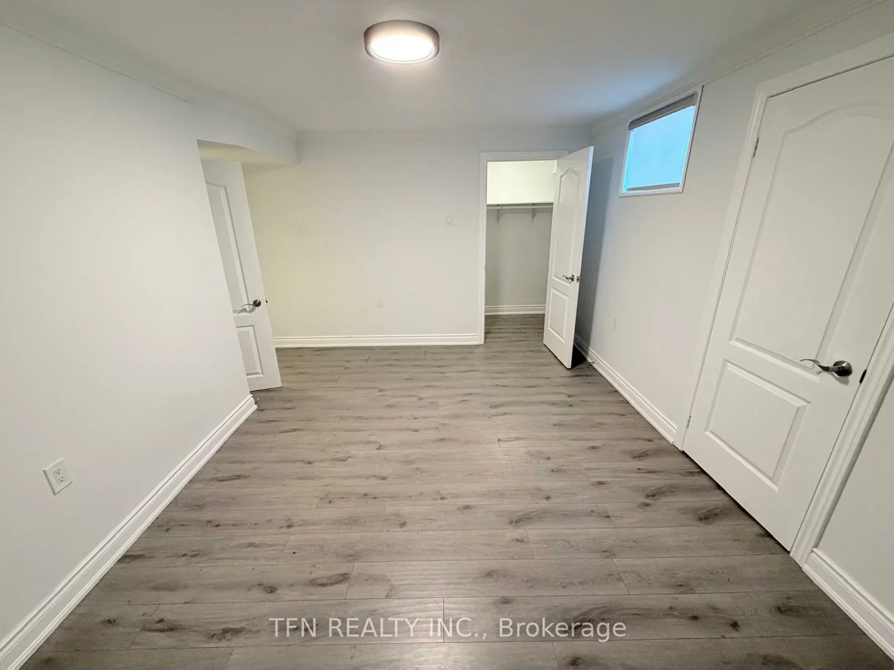 2, Irwin (Basement), Bradford, Bradford West Gwillimbury