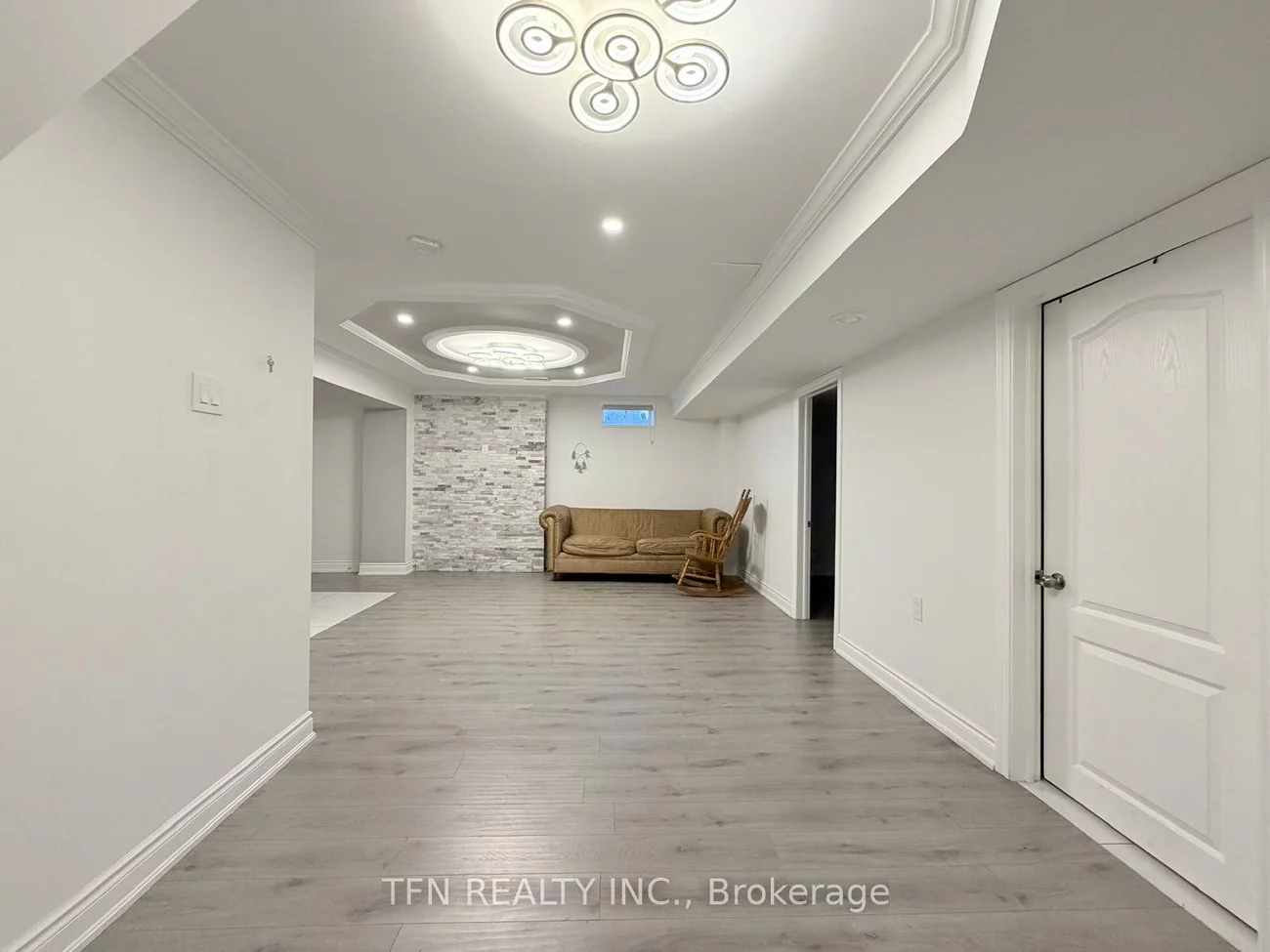 2, Irwin (Basement), Bradford, Bradford West Gwillimbury