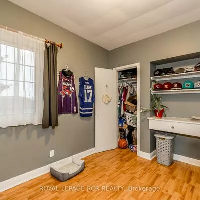 22, Centre, Bradford, Bradford West Gwillimbury