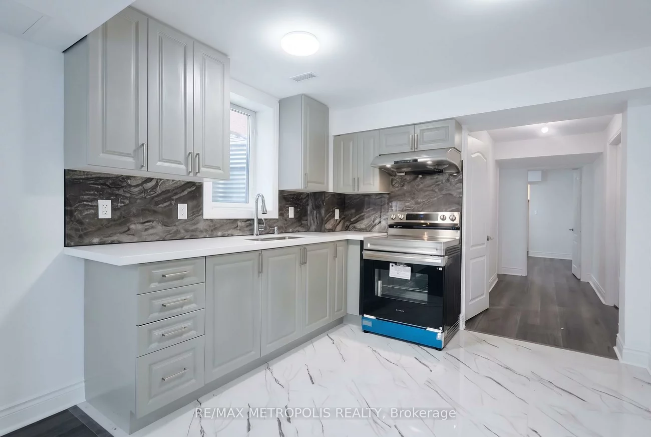 11, Huron, Bradford, Bradford West Gwillimbury