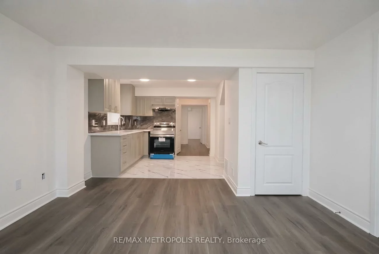 11, Huron, Bradford, Bradford West Gwillimbury