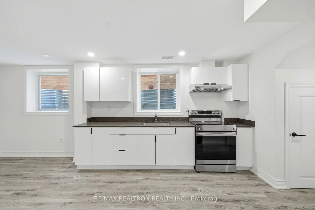 55, Bartram, Bradford, Bradford West Gwillimbury