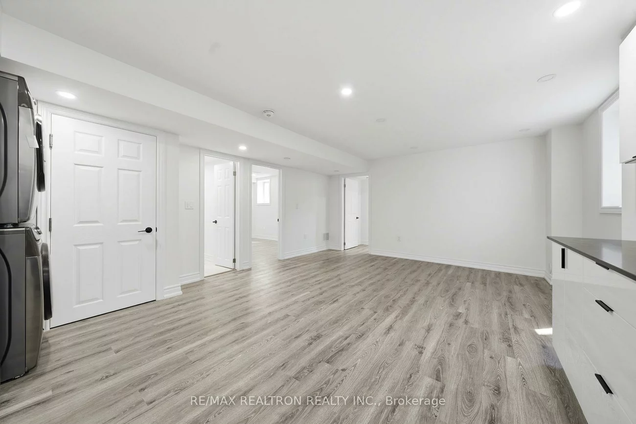 55, Bartram, Bradford, Bradford West Gwillimbury