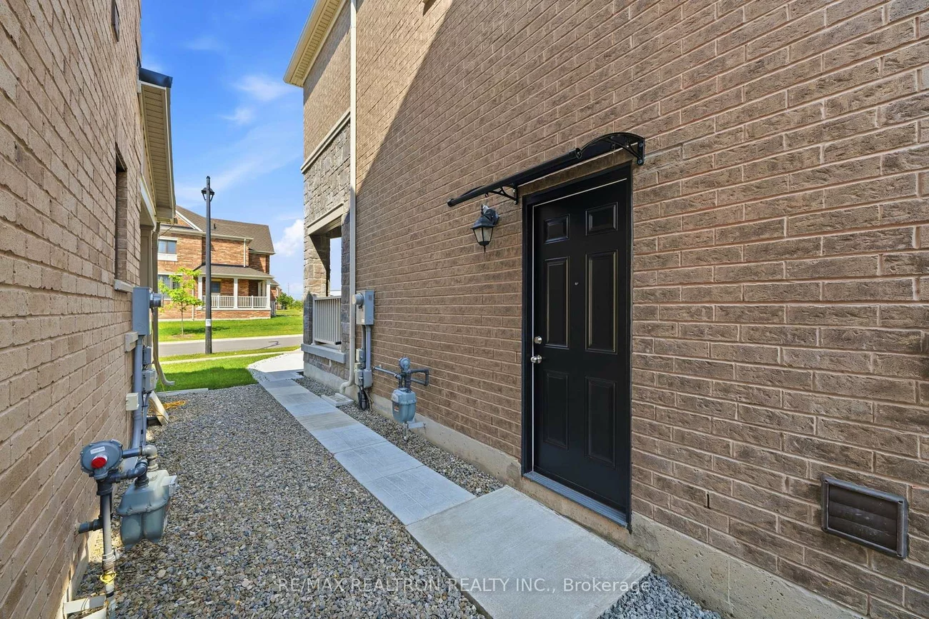 55, Bartram, Bradford, Bradford West Gwillimbury