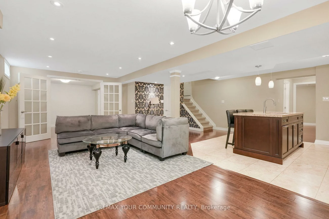 112, Downy Emerald, Bradford, Bradford West Gwillimbury