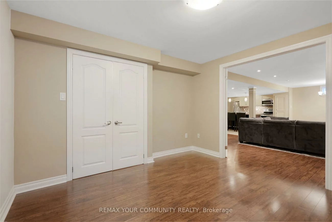 112, Downy Emerald, Bradford, Bradford West Gwillimbury