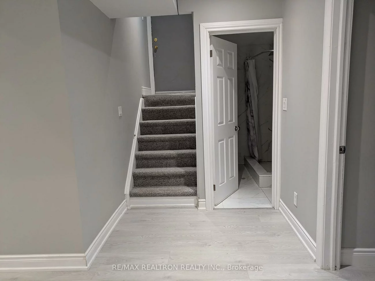 48, Imperial, Bradford, Bradford West Gwillimbury