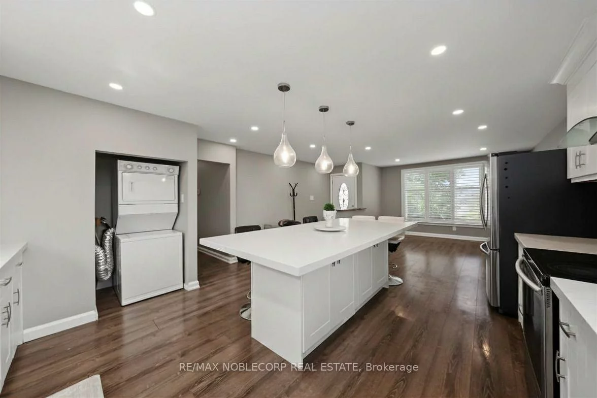 166, Collings, Bradford, Bradford West Gwillimbury