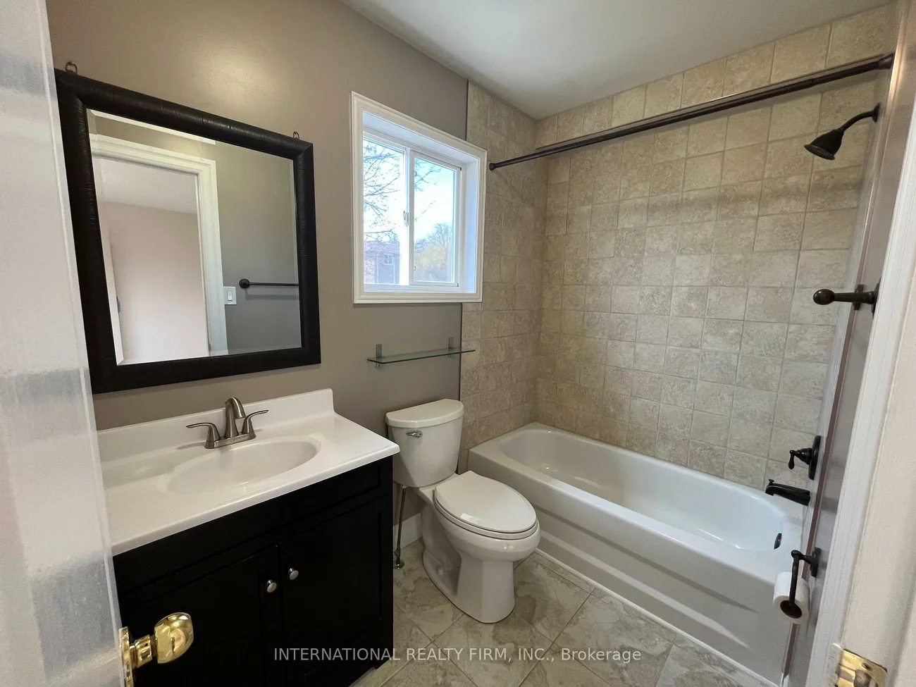 44, Natale, Bradford, Bradford West Gwillimbury